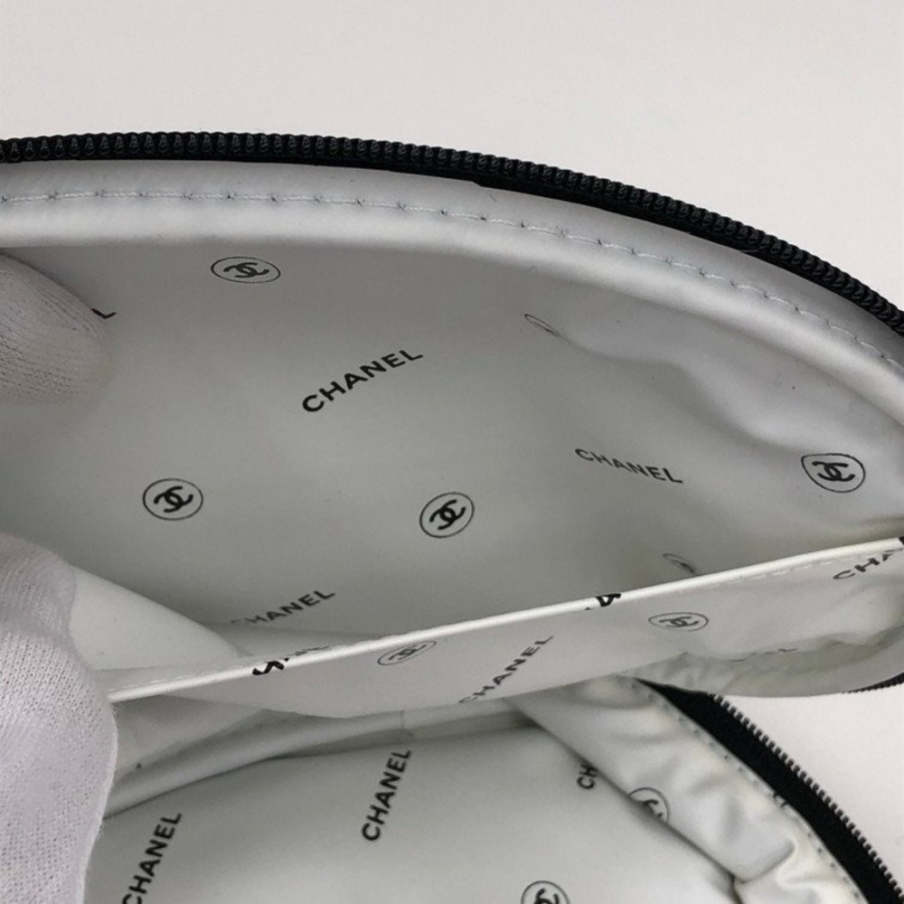 Chanel Black Cosmetic Pouch ☆ Rare ☆ Vintage CHANEL Cosmetic Pouch - Picture 9 of 10